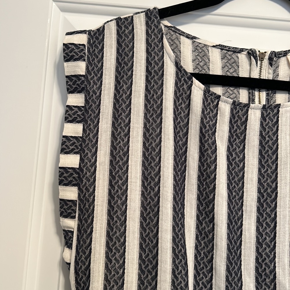 Universal Thread Romper - Picture 2 of 10